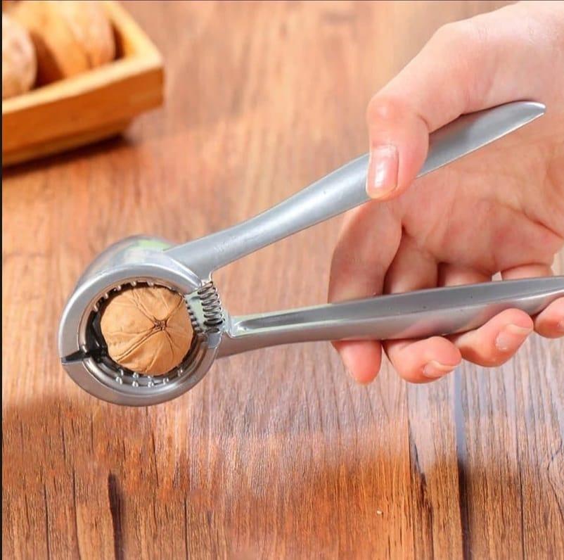 Stainless Steel Walnut Creaker